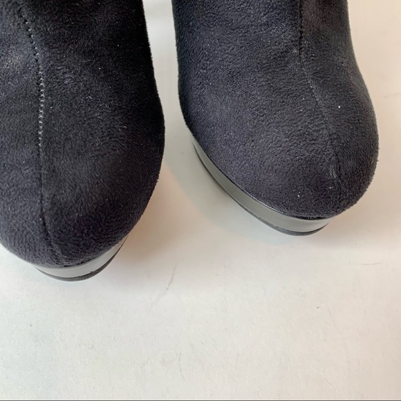 BONGO “Dionne” Gold Studded Platform Heels—SZ. 7.5 - Picture 2 of 10